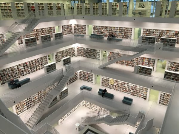 library-640x480